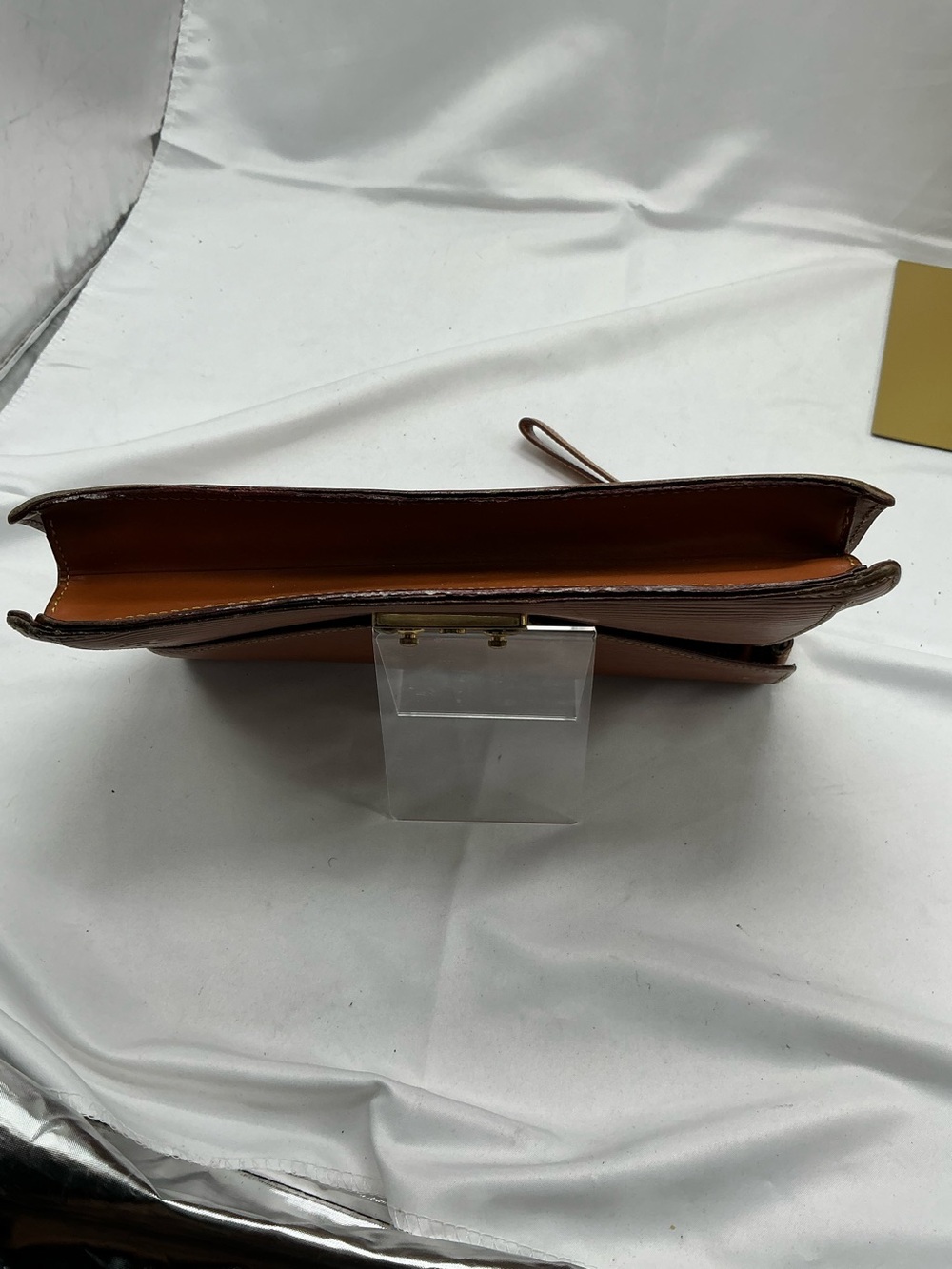Louis Vuitton Epi Sellier Dragonne Clutch – Kenyan Brown - Imperfect bag 👀 - Picture 10 of 14